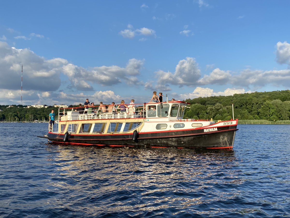 Berlin_Boat_com's tweet photo. Badedampfer Deluxe 😍

https://t.co/TYXoyjlf4C https://t.co/bRujMy7UZi
