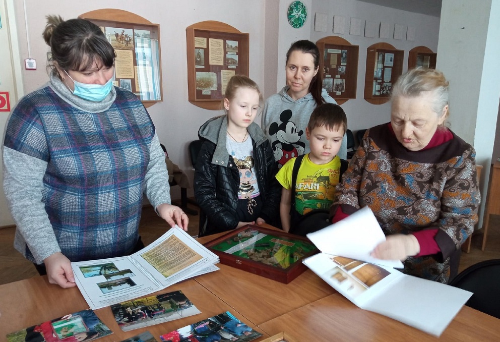 #день_защитника_отечества #чернскиймузей #Тульскаяобласть #регион71 Чернянка Деркач Н. М. передала в Чернский музей уникальные экспонаты rikm-chern.tls.muzkult.ru/news/76559986