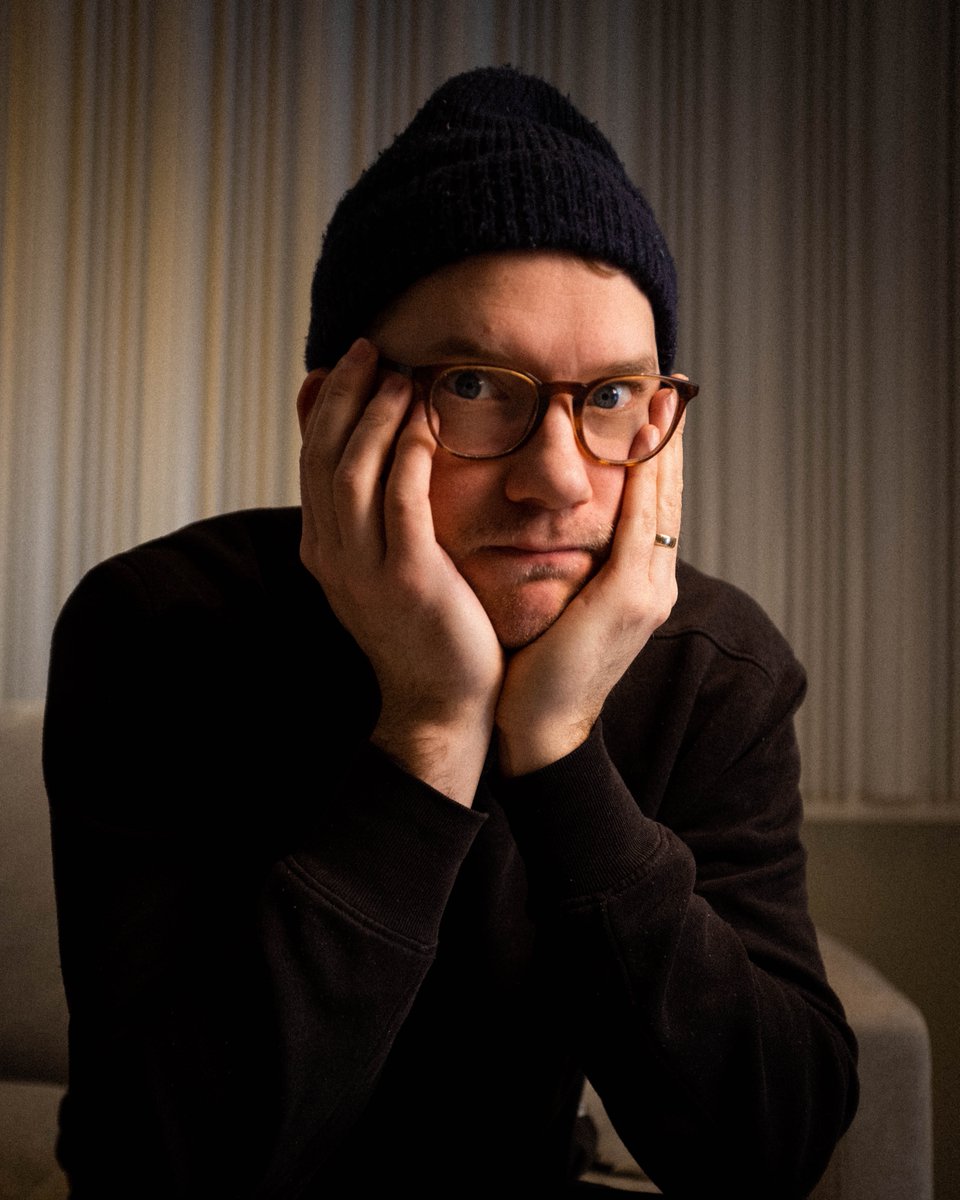 I was just gonna trim the beard a little, but mistakes were made. 😂🤷‍♂️
Baby face Peter is back!