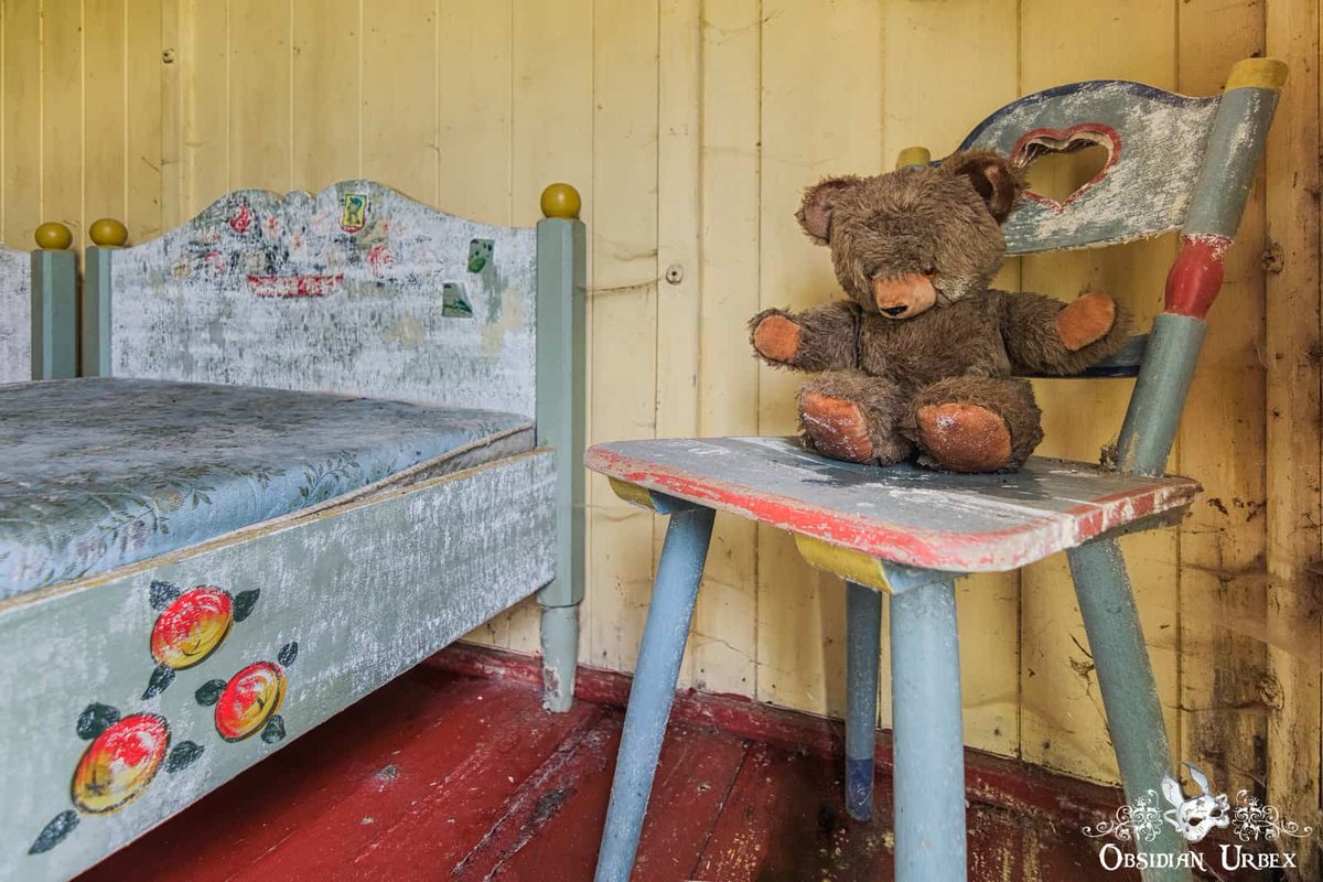 GM GM! 

I often think about this little guy! Left alone in the Black Forest of Germany, waiting for children to return and play with him.

I wonder if he is still there....perhaps I will visit him again one day. He made quite the impression on me 🐻💙