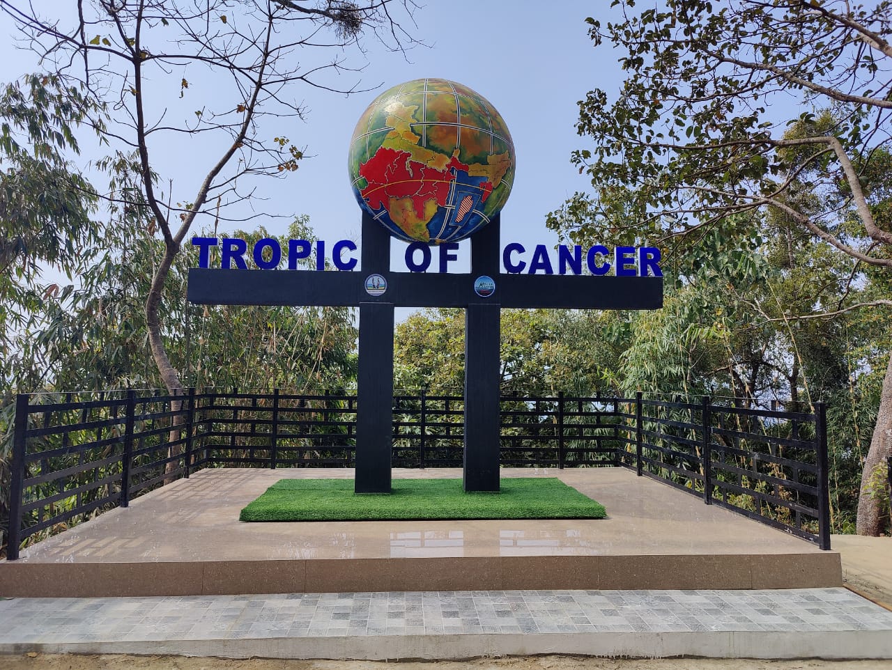 טוויטר \ Mizoram_Tourism בטוויטר: "Tropic of Cancer passes 17 countries, 3 continents and 6 water bodies. In India, it passes through eight States including Mizoram Location - Tropic of Cancer at Maubuang