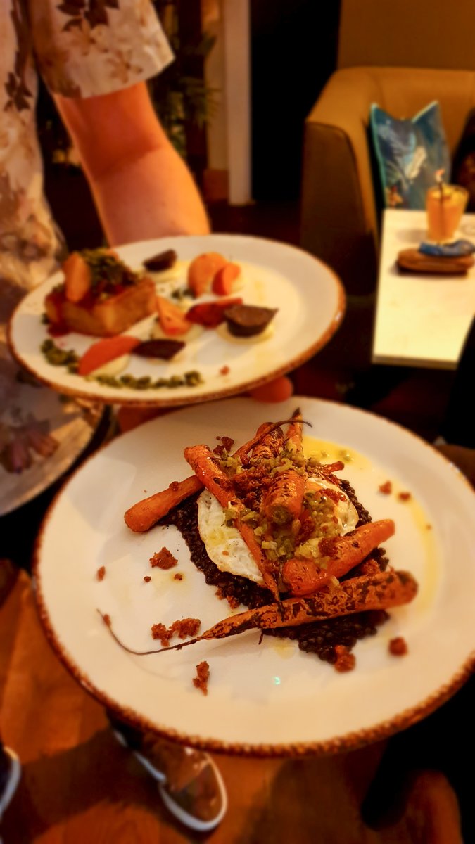 GlasRestaurant's tweet photo. 💁🌱💁 WE ARE HIRING! 💁🌱💁
Glas is hiring full-time and part-time floor staff and bartenders for our Dublin 2 restaurant.
Email cover letter and/or CV to info@glasrestaurant.ie
#jobfairy #hiring #restaurantjobs #Waitstaff #floorstaff #jobs #bartender #barjob #barjobs https://t.co/GnZPlymQk7