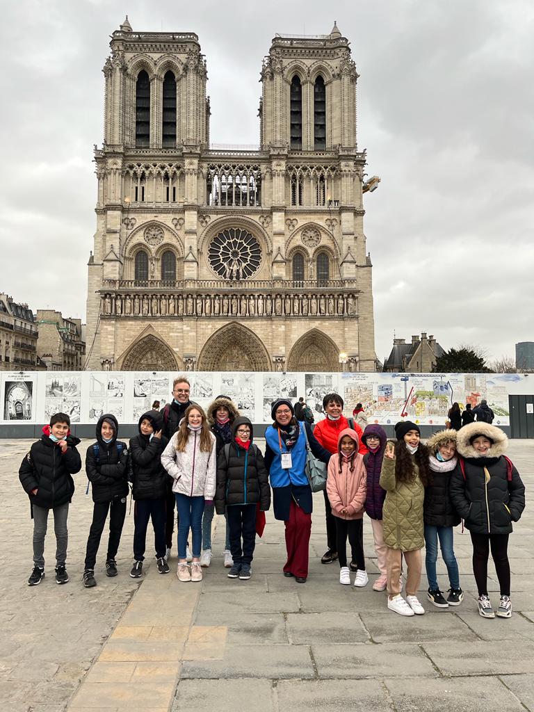 AgilrContact's tweet photo. Retour sur la Journée Internationale des #guidesconferenciers Les guides de #AGILR aux côtés de leurs collègues à l'Office de tourisme de Paris pour rencontrer les visiteurs et parler de notre beau métier. https://t.co/VddrB0n21r