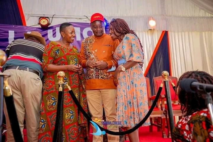 Baringopundit's tweet photo. Thanks to Nairobi hospital doctors who worked tirelessly to make sure that Sabina chege attended #Sagana3 . We kenyans are very humbled.
#lowerfoodprices
#saganadeclaration 
#IgnoreSafaricom https://t.co/heEpY9ILIr