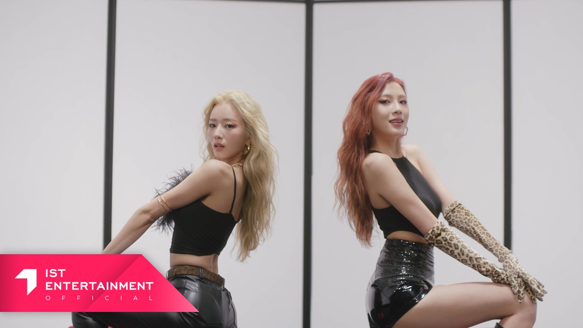 [#에이핑크]
Apink 보미&amp;하영 'Red Carpet' Performance Video

🎞 youtu.be/_tXm-iWO00E

#Apink
#HORN #Red_Carpet
