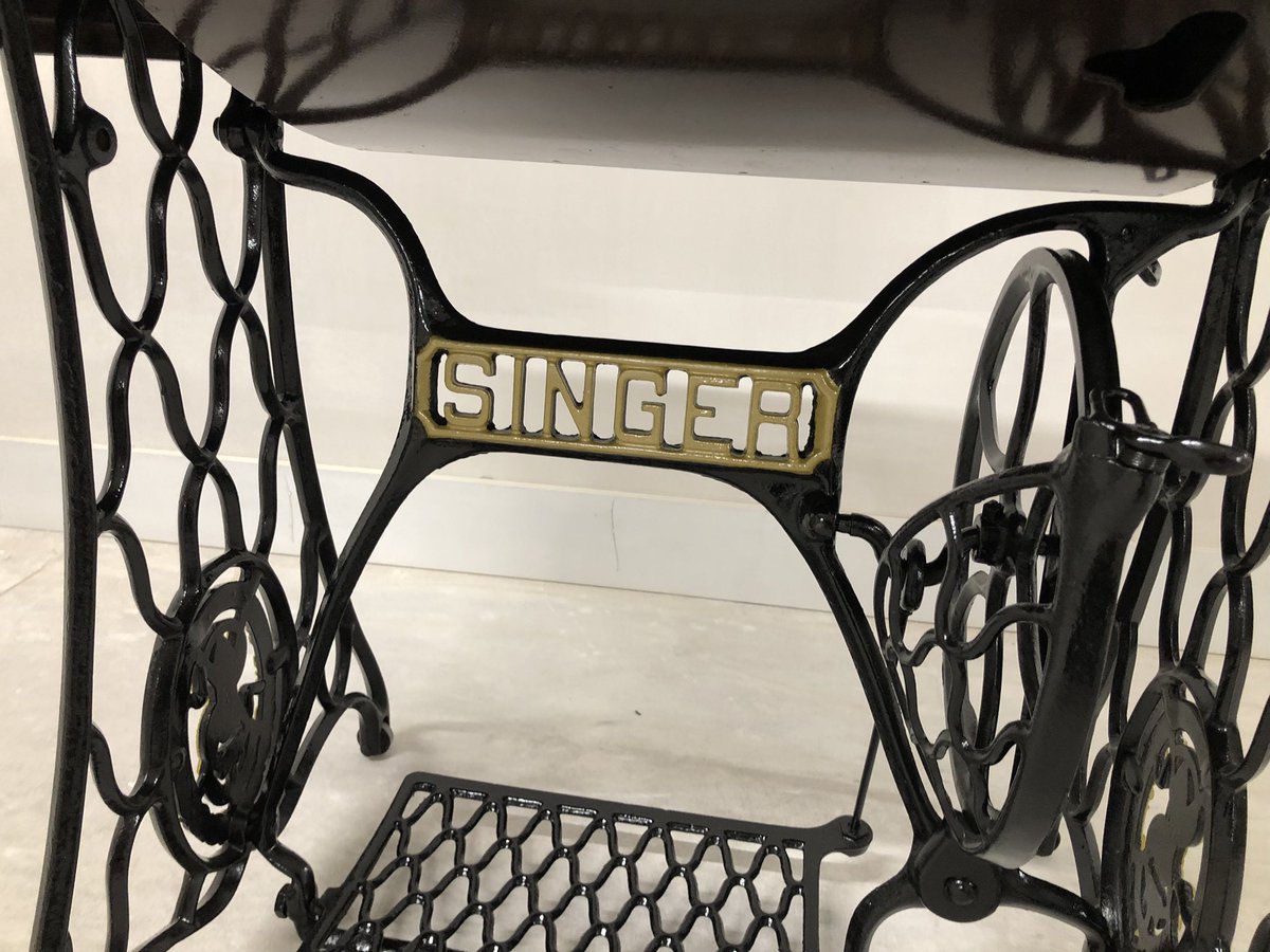 Eglantine Hand Painted Kitchens tweet media