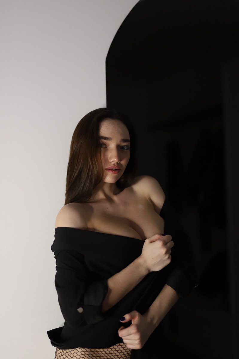 stacy_model tweet media