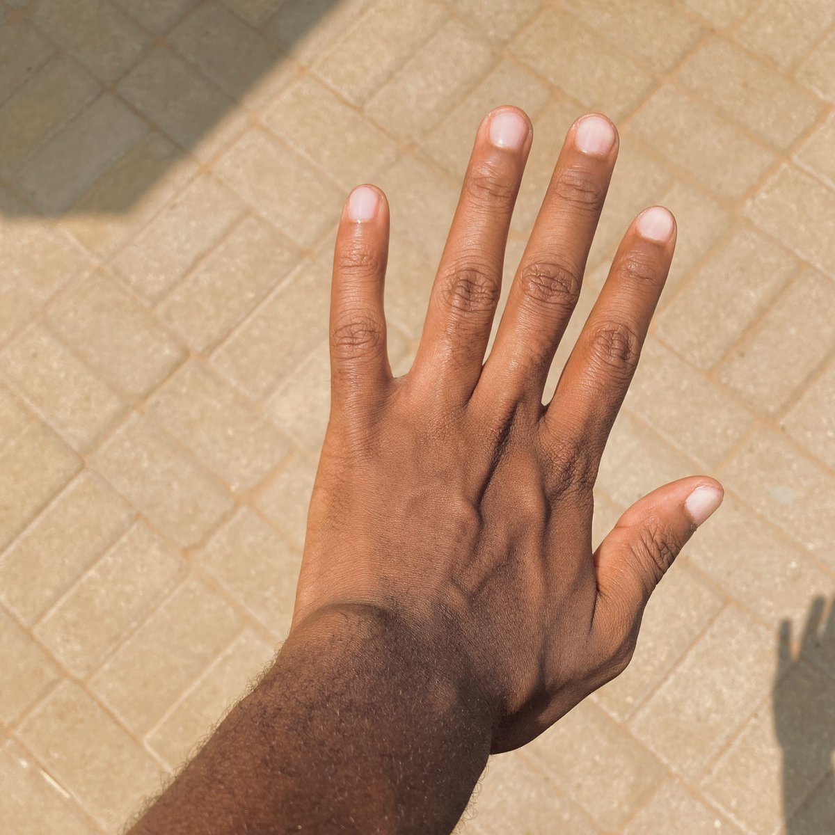 GIOBURRY's tweet photo. 🖐🏾 https://t.co/fgO7BUgXDO