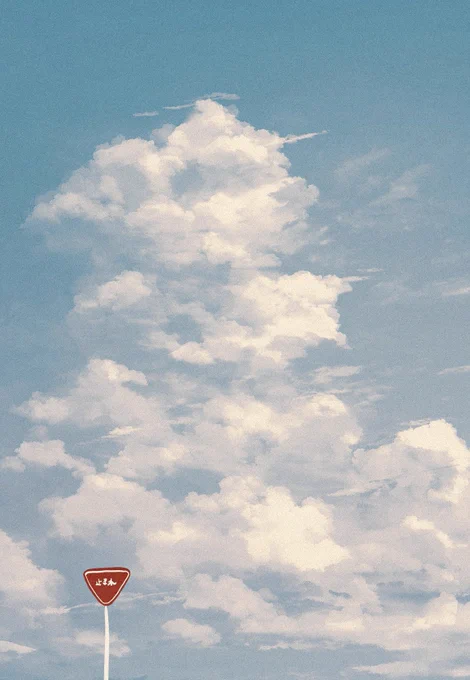 今描いてる空、色かわいい☁️ 