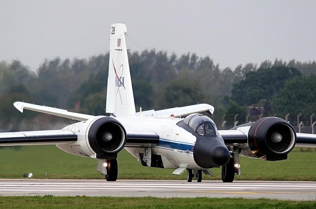CcibChris's tweet photo. NASA WB-57 aircraft based near JSC at Ellington Field. have been flying research missions since early 1970's, and continue to be an asset to scientific community with professional, reliable, customer-oriented service designed to meet all scientific objectives. https://t.co/DaSTpQ22VE