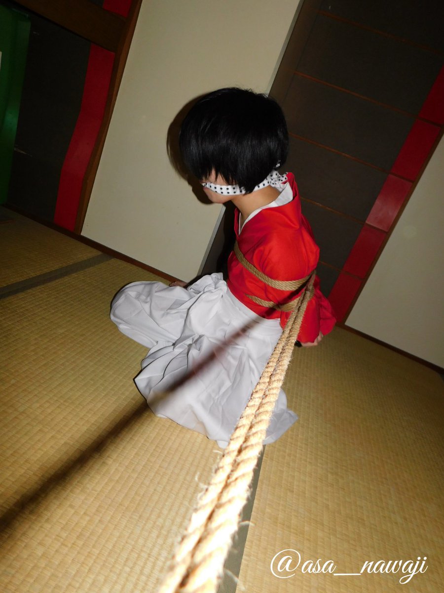 拐われた巫女⑤

豆絞りのこぶ咬ませ猿轡され、
麻縄で引き回される

model:secret🔏

大好きな豆絞りの咬ませ猿轡！