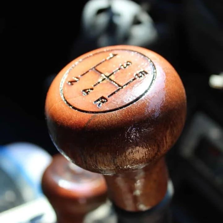 LaserTechBW's tweet image. Some unique #CustomEngraving done for a friend who made these wooden gear knobs for his 4x4 vehicle and came to us to have them #LaserEngraved for a permanent, elegant finish!
#LaserTechCustoms #LaserEngraving #Engraving #WoodEngraving #BespokeEngraving #PersonalisedEngraving