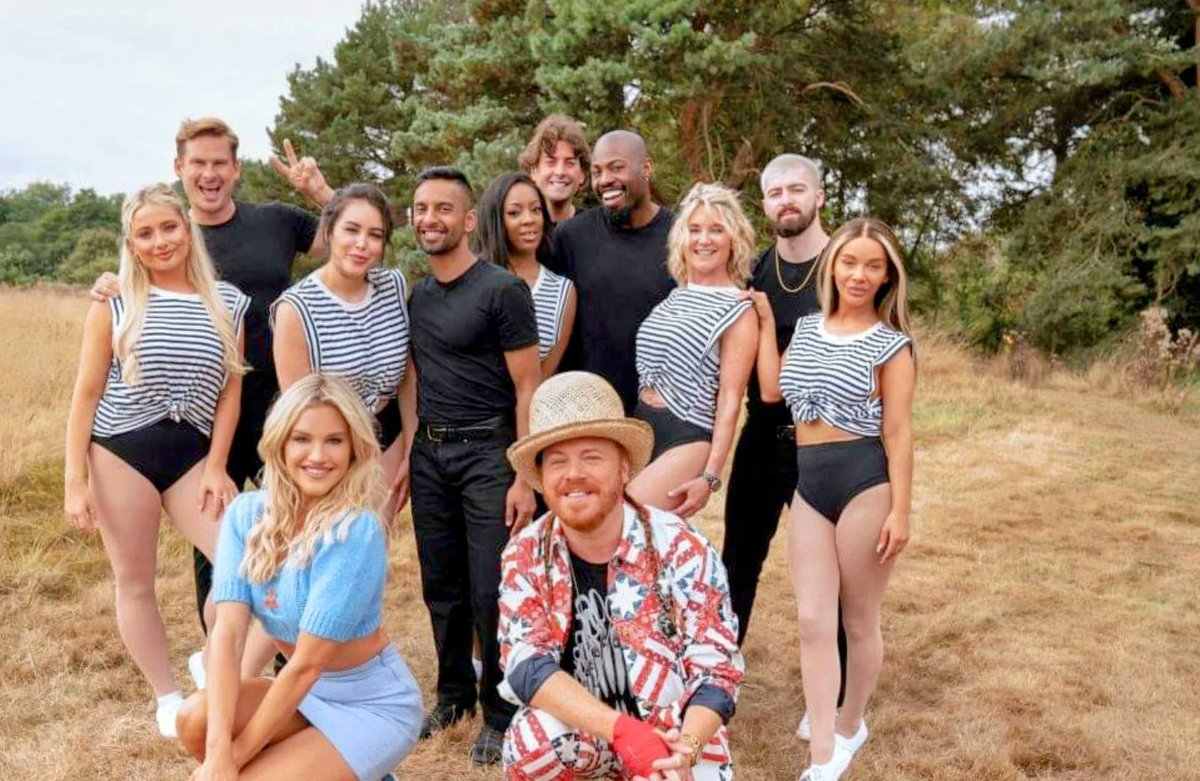 On E4, 9pm on Mon &amp; Tues eve.The Real Dirty Dancing.Filmed at Somerleyton Hall and Fritton Lake.Fab time watching them film! <a href="/lemontwittor/">Keith Lemon</a> @antheaturner1 @ImAshleyRoberts <a href="/Bobby_Seagull/">Bobby Seagull MBE</a> <a href="/marnie/">Marnie</a> <a href="/chelseehealey/">chelsee healey</a> @saffronbarker <a href="/TomMaloneJr/">Tom Malone Jr</a> <a href="/TheVeronaRose/">Verona Rose</a> <a href="/DarrenHarriott/">Darren Harriott</a> <a href="/E4Tweets/">E4</a>