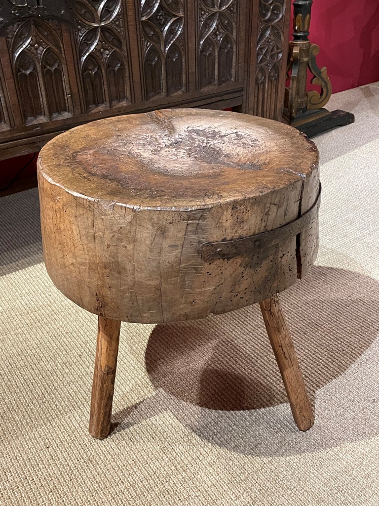 jackie_simonini's tweet image. A wonderful 18th century sycamore and ash chopping block. circa 1780.

bit.ly/34ZUdWM

#choppingblock #antiquetable #antiqueblock