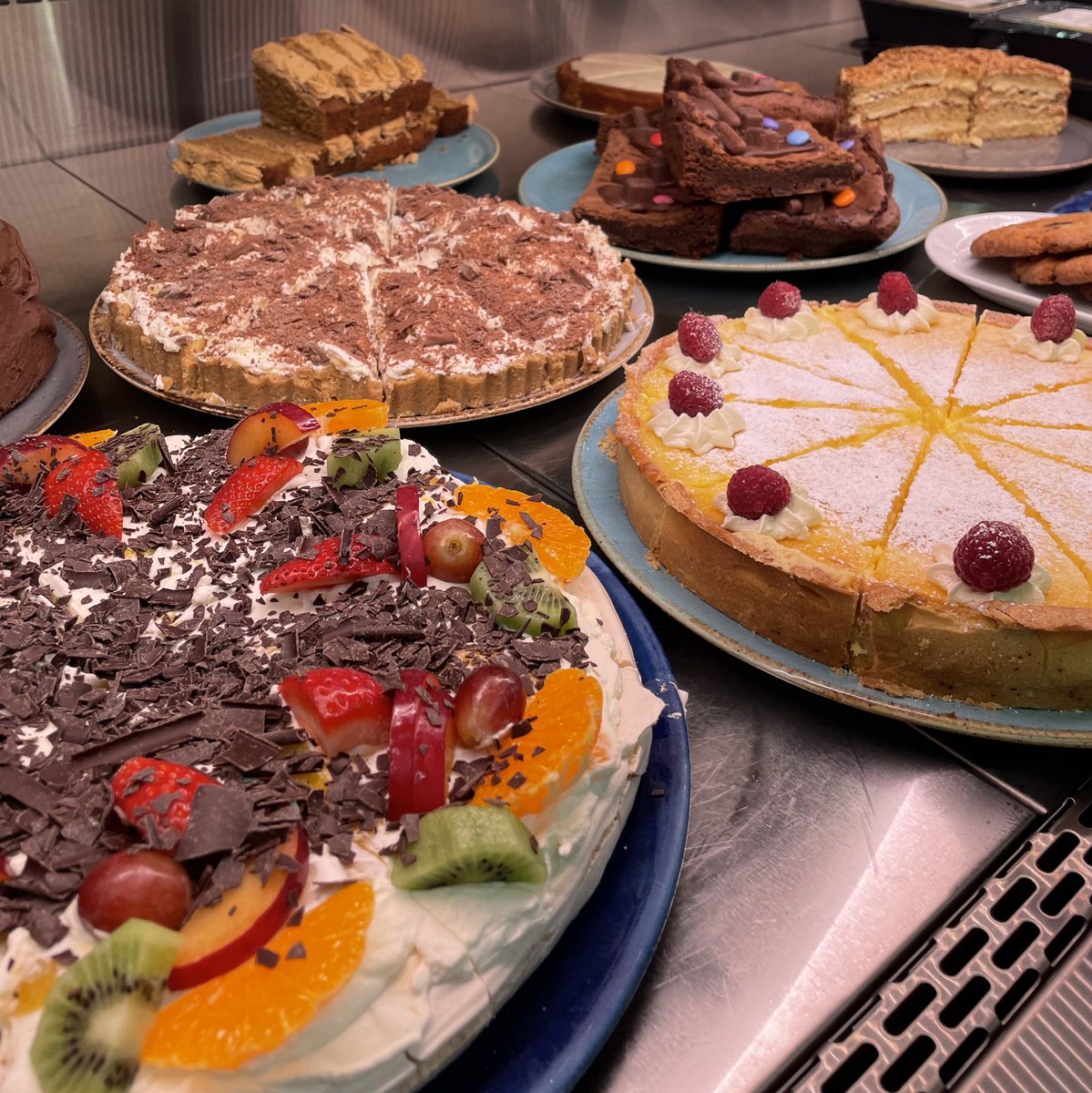 Heard you liked the look of our cakes <a href="/IanDempsey/">Ian Dempsey</a> <a href="/TodayFM/">Today FM 💛</a> ! Here’s a look at what we have available this morning🤤If you’re a chef &amp; would like to join our team and help us more food just like this, please get in touch! kate@ocallaghans.ie #nosundays #nonights <a href="/OCallaghansRest/">O'Callaghan's Café and Deli</a>