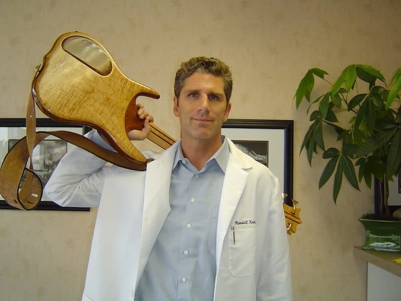 ICYMI -  #Bass Health – Dr Randy Kertz on Wrist Position and Posture Advice {VIDEO} is.gd/Xo5VwU #bassmusicianmag #bassguitar #bassplayer #bassgear