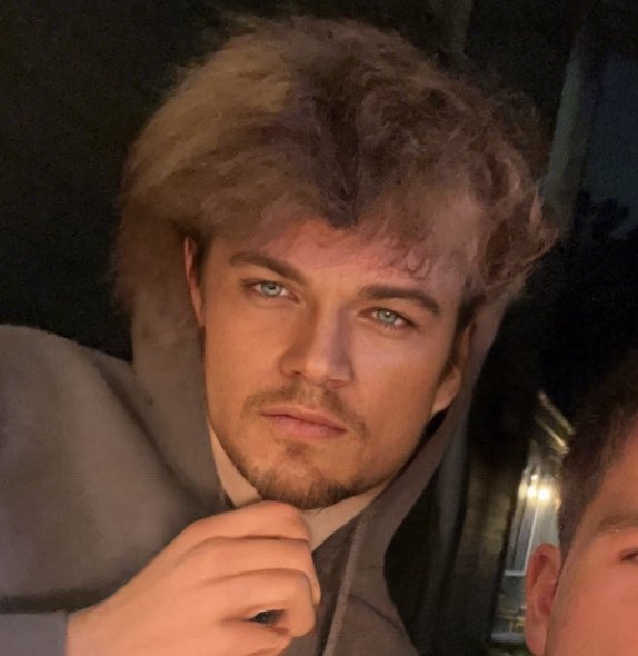 daylightsmine's tweet photo. Why does he look like leo dicaprio https://t.co/MGnmTIS9vt