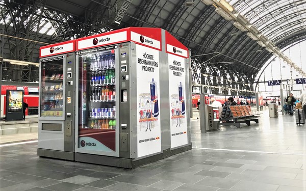 Selecta se convierte en el primer #partner de Red Bull a nivel global en el negocio del #vending.
Una exclusiva colaboración, entre el #líder europeo en servicios de vending y restauración automática y la marca #nº1 de bebidas energéticas del mundo.
#redbull #power #joytogo