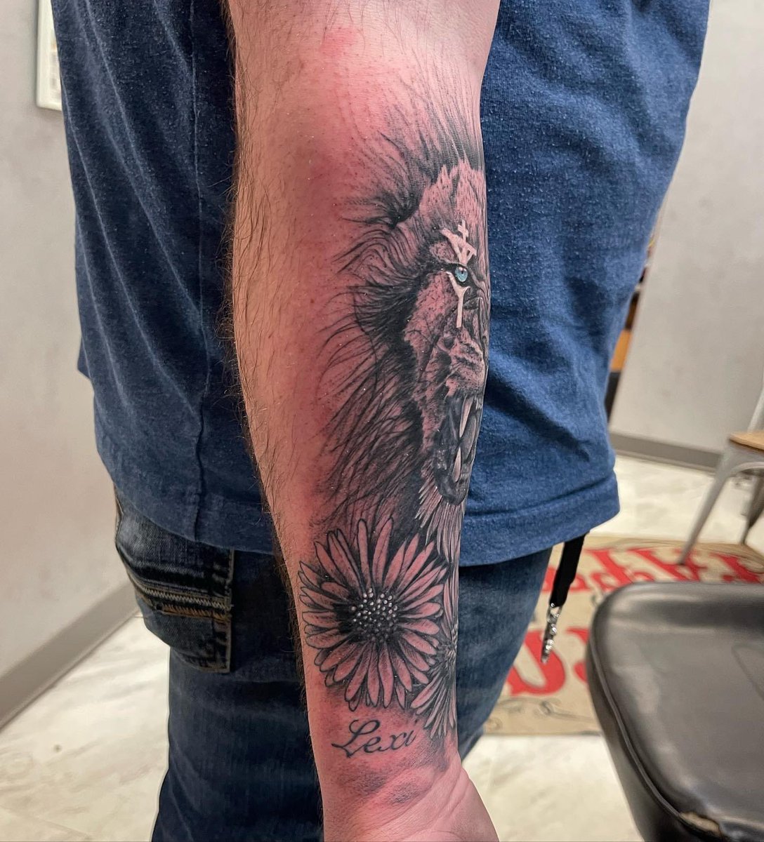 monn_lexi13's tweet photo. Bub really got our names tattooed on him 🤩 https://t.co/uLPyjpSbcM