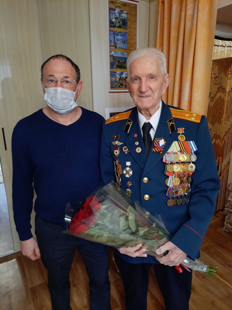 Поздравили Алехина Сергея Сергеевича с Днем защитника Отечества!