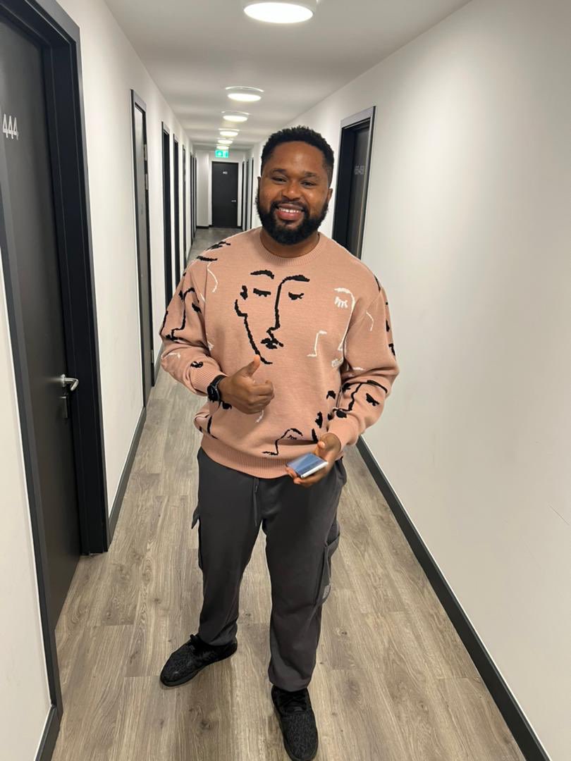 meetjboss's tweet photo. A new day, a new Age! Happy Birthday Man of God. You’ve paid your dues thus you are a triumphant man!

Thanks 4 being the first rate version of yourself.
Thanks 4 always raising the bars 
Thanks 4d great impact &amp; influence on leaders you’ve raised.

I'm super proud of you Chief. https://t.co/PG2bJ3Vz8s