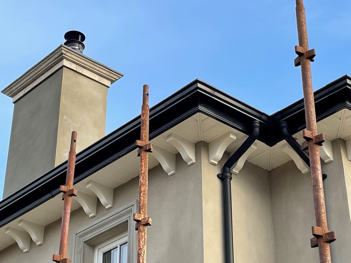 BMDrainage's tweet photo. There's nothing like a heritage finish! That's exactly what our Cascade provided for this self-build home in Co. Tyrone. A fantastic application by Sean McGlone, Cookstown...

#RainwaterManagement #SelfBuild #NorthernIreland https://t.co/kwkDBHXior