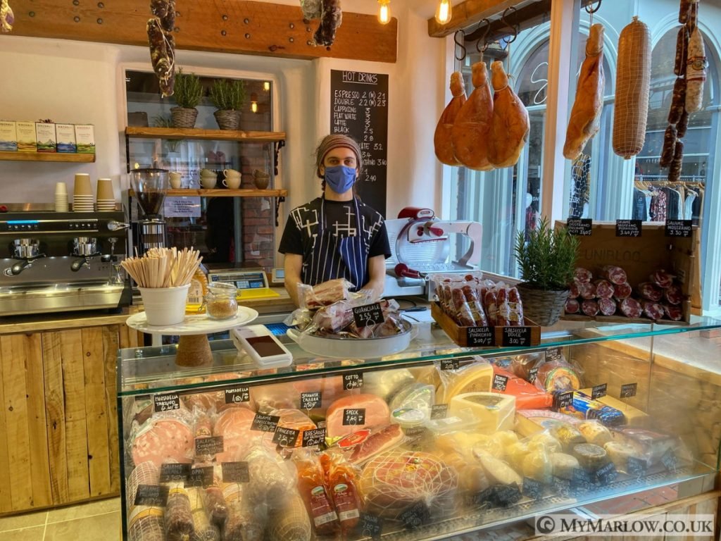 Satollo is hiring Baristas, Waiters, Bartenders, Chefs and more!

£10.50/hr

Paid holidays
Pension scheme
Delicious and authentic fresh Italian food on every shift

SL7 1ER

Sign up to our platform for free to apply! youwrk.co.uk
#hiring #HospitalityJobs #Jobs #ondon