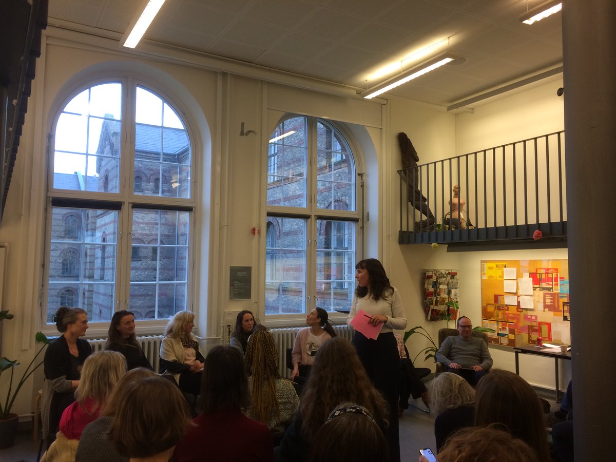 AntroDK's tweet photo. Tak for en alletiders happy hour i går! Det var skønt at se så mange til en spændende eftermiddag med inspirerende oplæg og gode diskussioner om antropologien på arbejdsmarkedet.
#AntroDK #antropologi #anthropology #happyhour https://t.co/1LHuYC8ypJ