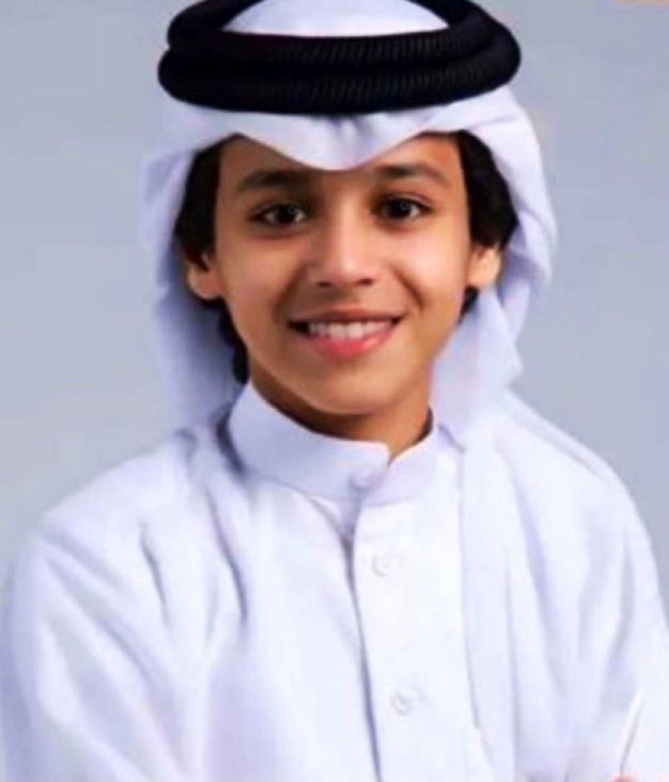 وفاة المنشد الكويتي الشهير " حسين العجمي " - رحمه الله - بعد تعرضه لحادث مروري قبل أيام .
-