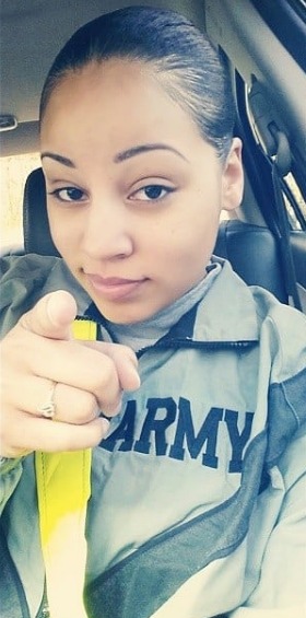 HumanActi1's tweet photo. Because I am a military woman people are asking me why is beautiful girl like you doing in military and well I choose to serve my nation https://t.co/BGutbHe9Zc