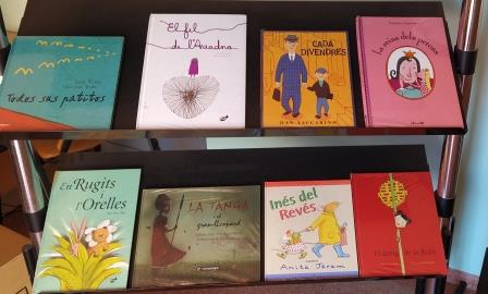 Exposició coeducació a la biblioteca d' <a href="/EscolaArciris/">Escola Arc Iris</a> 
veniu a visitar-la. Trobareu llibres, històries,... propostes  ben interessants per a totes les edats <a href="/escoles_hg/">Xarxa 0-18 d'H-G</a> #8Març2022