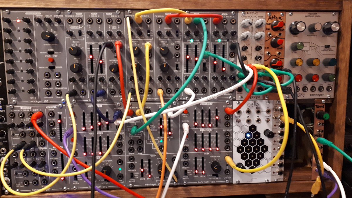 Arrayzable's tweet photo. @Behringer This is where I have fun! #ShowUsYourSetup https://t.co/haSIdIUbNZ