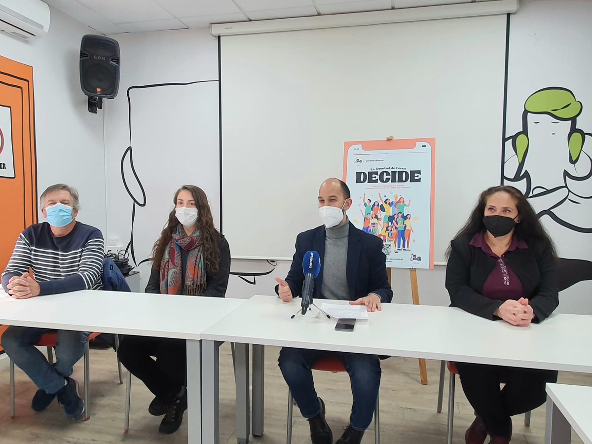 AytoLorca's tweet photo. 📣 El Ayuntamiento pone en marcha ‘La Juventud de #Lorca decide’, una encuesta 📝💻 para escuchar a los jóvenes y desarrollar programas juveniles basados en sus intereses

🔗 https://t.co/ohucD8UvDU https://t.co/Z0ll22lYJc