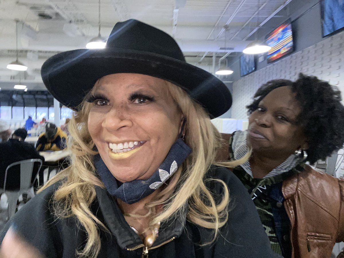 REALKCBIZBOSS's tweet photo. Me & @cheers4change went to the #S2CityGrillbon Chiβs south side 85th Stoney - itβs the old @BJsMarket #ChicagoLegends https://t.co/Y5SlrJvy34