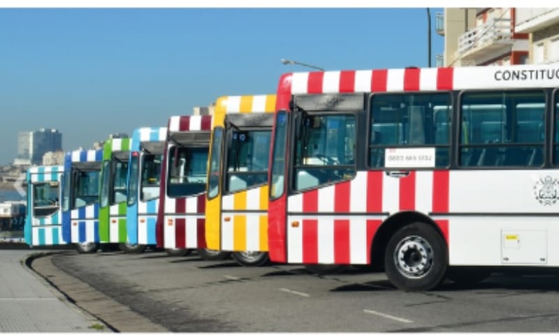 Diariamente,  en horas pico o no,  los empresarios de transporte dejan gente en las paradas viendo como pasan colectivos repletos.
<a href="/gmontenegro_ok/">Guillermo Montenegro</a> que las empresas cumplan las frecuencias y que <a href="/movilidadmgp/">Subsecretaría de Movilidad Urbana</a> controle.