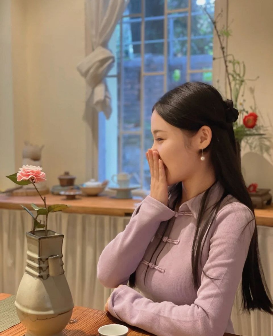 Jennife254698's tweet image. There is always someone who understands your cuteness.