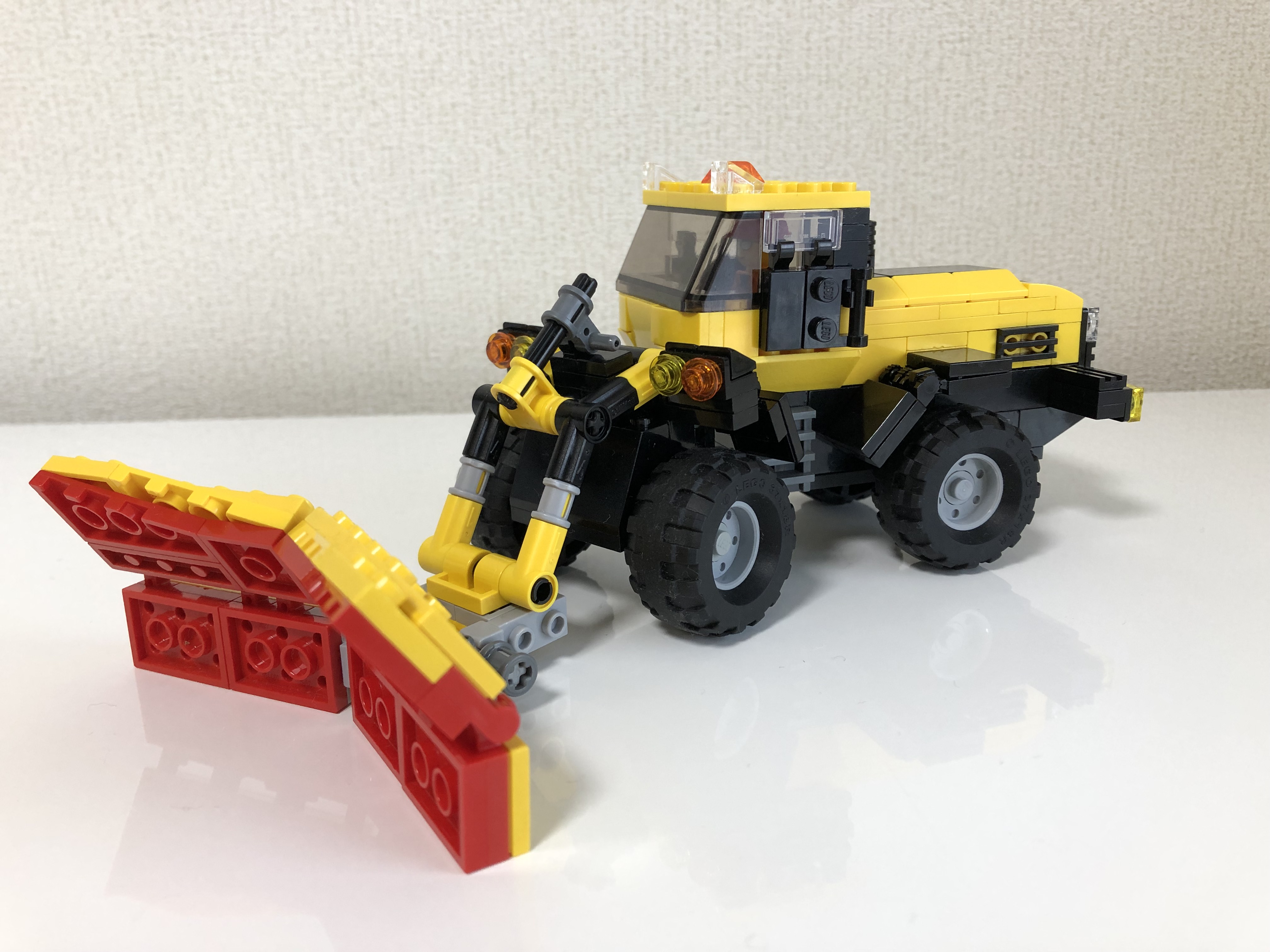 fagus　ブナの木で作られた働く車　ホイールローダー fagus ブナの木で作られた働く車 ホイールローダー