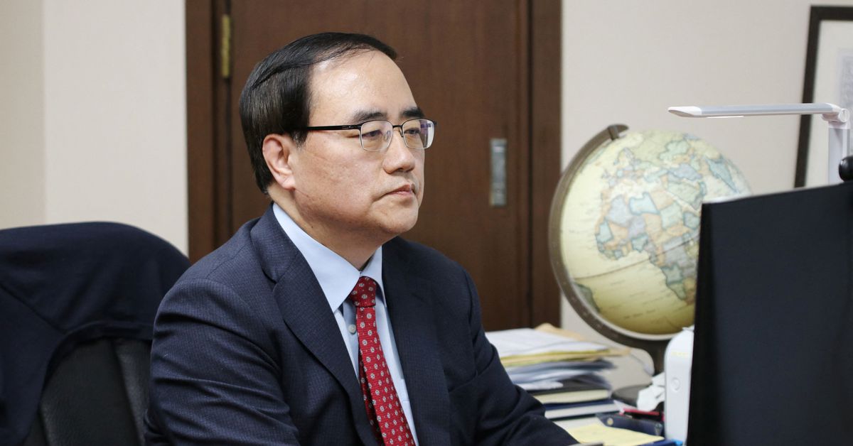 Reuters's tweet photo. S.Korea presidential frontrunner seeks to 'reset' China ties with extra THAAD missile system https://t.co/0cPvlzlhhN https://t.co/4ISKUnehZs