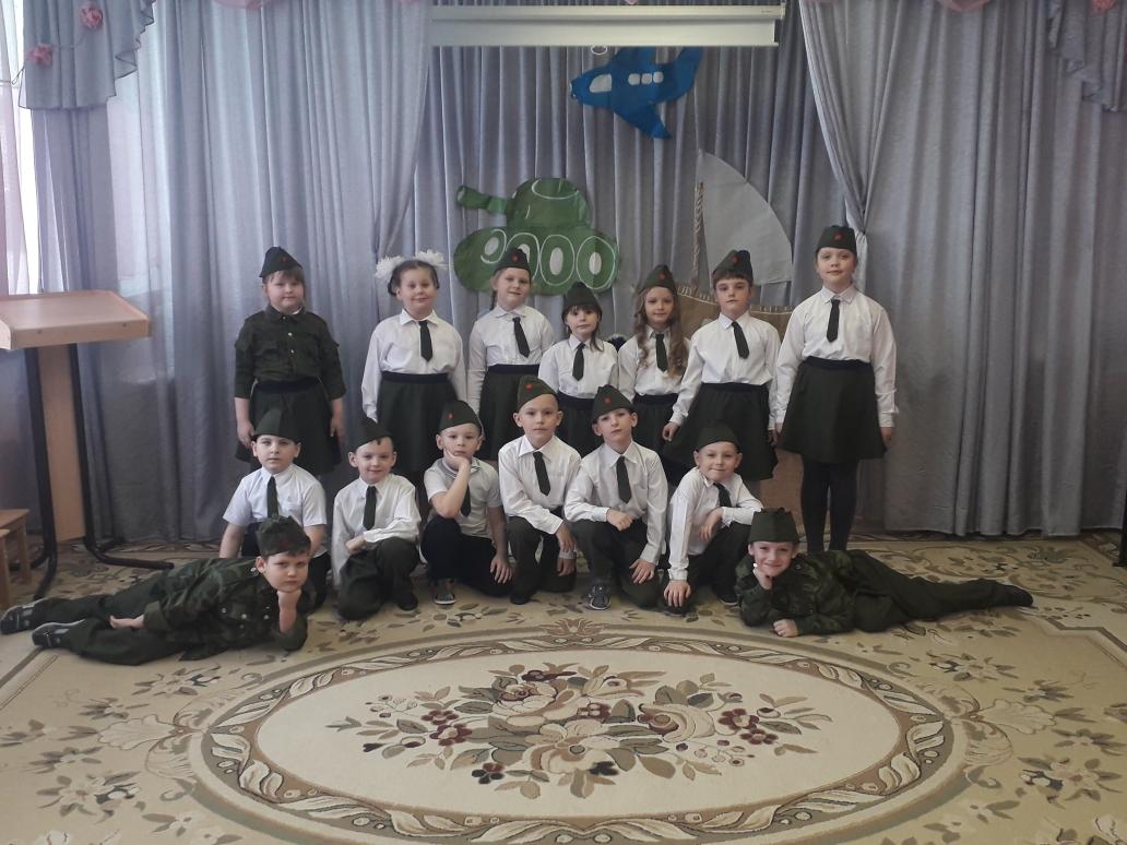 Воспитанники СП д/с "Журавушка" ГБОУ СОШ2 с.Обшаровка поздравляют всех мужчин с 23 февраля.