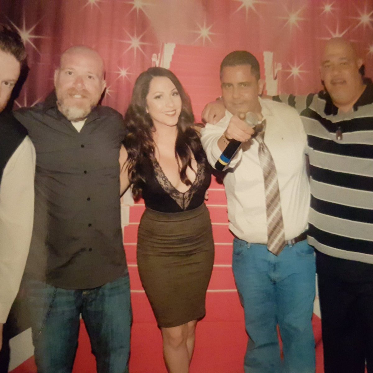 pcoqueran's tweet photo. @freakshow1055 @BasicBritch, gm freaks, happy hump day. Here's a memory for you guys. Six yrs ago today is where we first meet at the Keith Sweat show at Roadhouse. Great memories. Have a great show and a bless day my friends. God bless you all. https://t.co/b3sHat00Gt