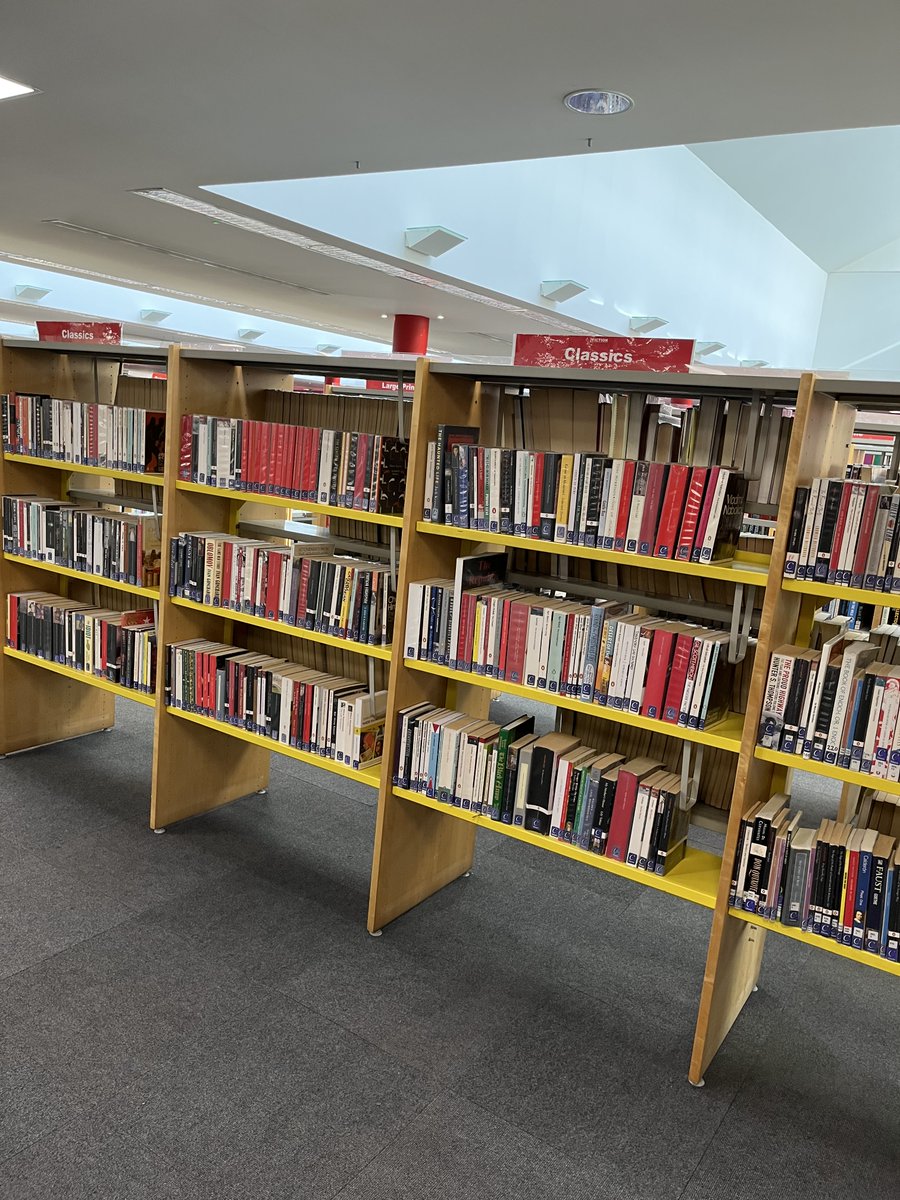 hackneylibs's tweet image. Think you know your Dickens from your Dostoyevsky? Your Achebe from your Allende? Try your luck with our new interactive display at #HackneyCentralLibrary! We&apos;ve revamped our #classics section - come and have a look 👀