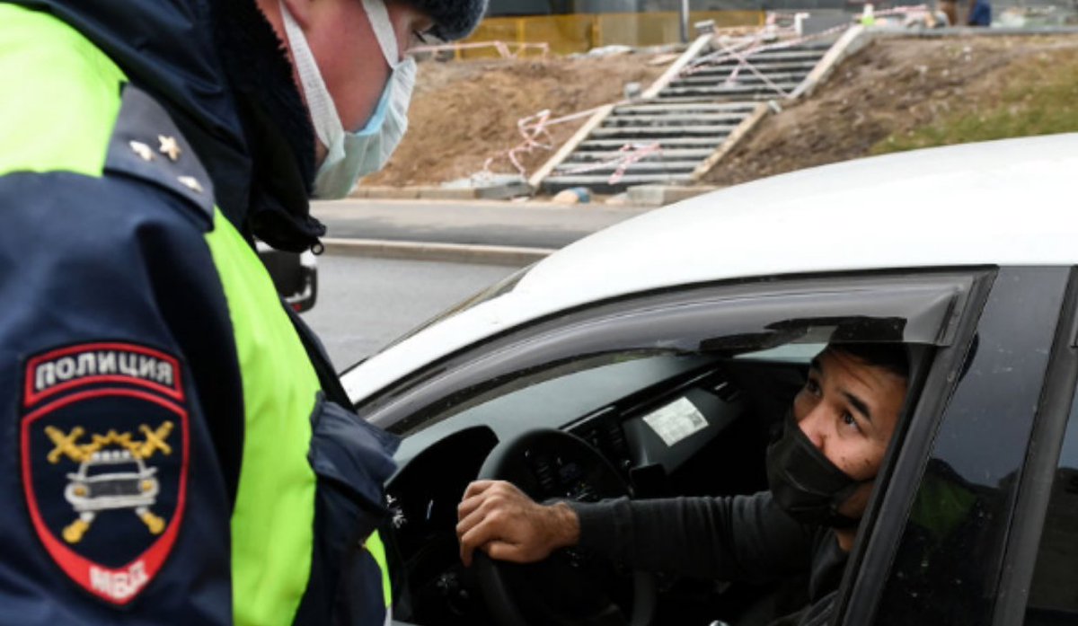 путин хотел подрабатывать в такси. общественный транспорт такси. угон такси. новое такси. водитель такси.