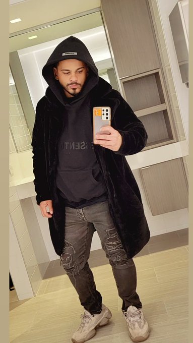 Watch @𝕿𝖍𝖗𝖔𝖆𝖙𝖌𝖔𝖆𝖙𝖓𝖞's leaked NSFW photo on TwXstars