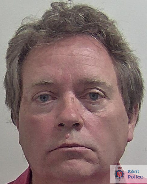kent_police's tweet photo. A #TunbridgeWells resident who used social media apps in attempts to groom children for sex offences has been jailed. David Smith accessed the internet to send explicit images of himself to other users who he believed were as young as 12 years old. https://t.co/T476jtAOYt https://t.co/8s6ty5as24
