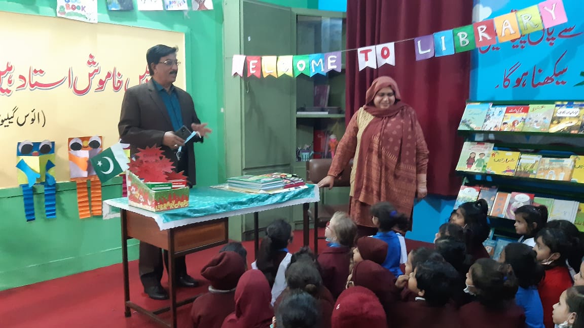 itacecorg's tweet image. CEO Bahawalpur Mr. Zahoor Chohan visited #PLPLibrary at GGMS Madhu Lal Husain, Lahore.
#PakistanLiteracyProject @RoomtoRead @CLC_Lahore @SchoolEduPunjab @BaelaJamil