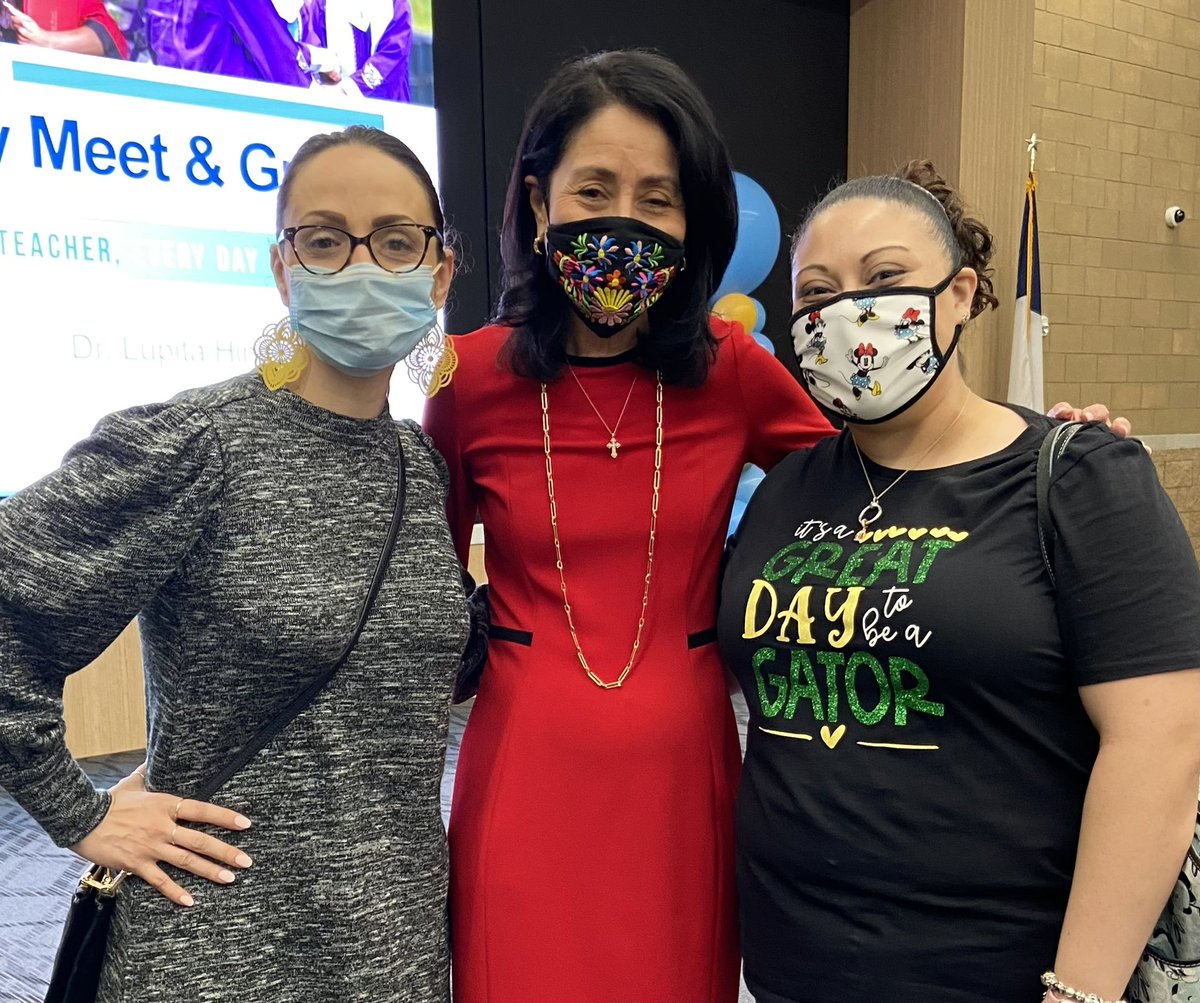AEScounselor's tweet photo. We love our Superintendent, Dr. Lupita Hinojosa! ❤️#joy #reconnect #empower @DrMiguelSPerez @SpringISDLatino @ClarkWritesNow @SpringISD_FACE @SpringISD @AEScounselor @AndersonGators https://t.co/gbCsKzW9mt
