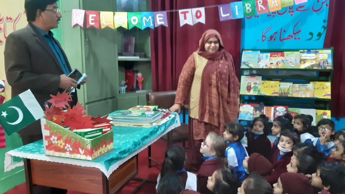 itacecorg's tweet image. CEO Bahawalpur Mr. Zahoor Chohan visited #PLPLibrary at GGMS Madhu Lal Husain, Lahore.
#PakistanLiteracyProject @RoomtoRead @CLC_Lahore @SchoolEduPunjab @BaelaJamil