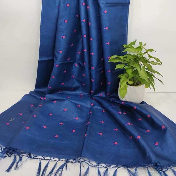 aairacreation's tweet photo. ❤Attractive collection...
Semi tussar embroidery 
Work designer saree 
Best quality ...
Saree length ..5.5 meter 
Blouse ..1 meter 
Blouse also embroidery work 
Price ..1530 
Free shipping
Pls book order fast ...
Contact whatsapp no 9155555466
https://t.co/0L5UGOg4CO https://t.co/muzi46GTdI