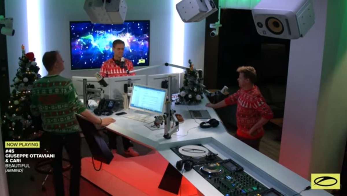 Spacewalkerlive's tweet photo. I just ended up watching #ASOT1048, I know I'm too late to watch this episode. But,after watching 4 hours of non-stop show,I wanted to say something.
First, thank you ASOT radio show for bringing all the #Trance DJ/ producers and singers together in one place and one show.♥️🙏 https://t.co/hWp0e0LqEe