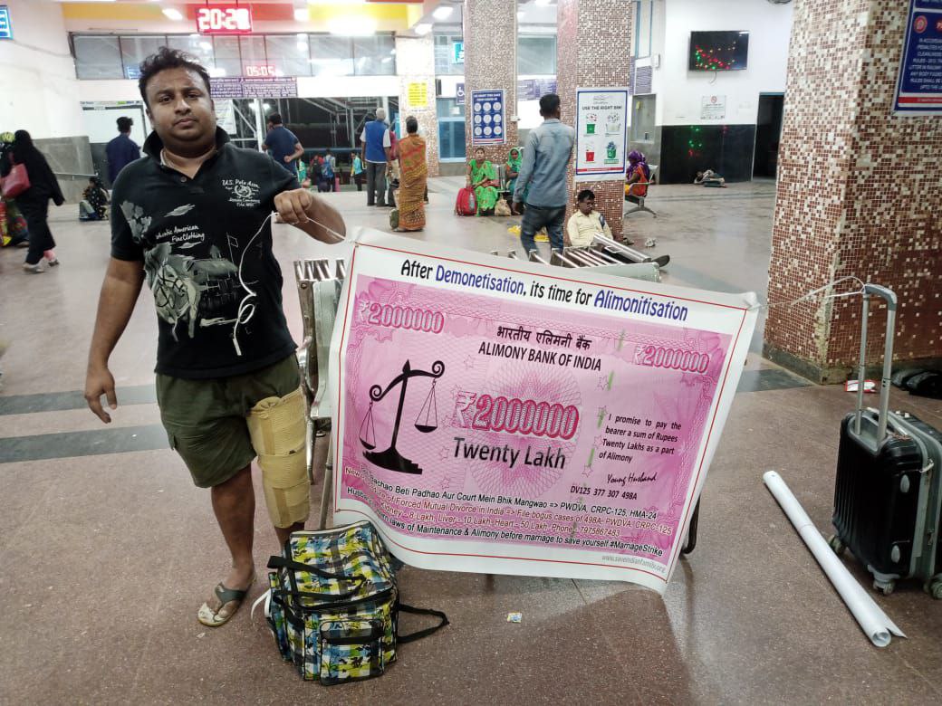 kedianirmal26's tweet photo. Men have become slave of #AlimonyScam
@PMOIndia @narendramodi @FinMinIndia
Please launch new currency to simplify the alimony extortion business. Even if Men is dying have to pay alimony.
#MarriageStrike https://t.co/Gxcm2wYe8i